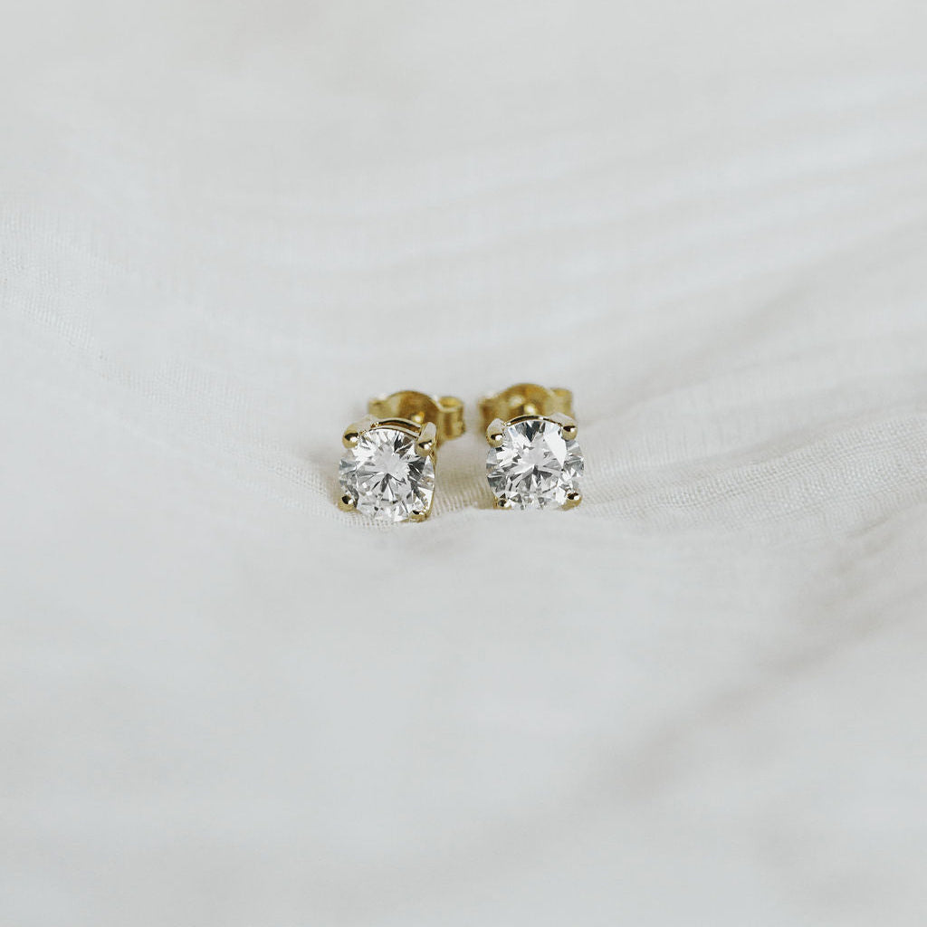 2ct Lab Grown Diamond Stud Earrings | 18ct Gold | Brilliant Cut | IGI Certified
