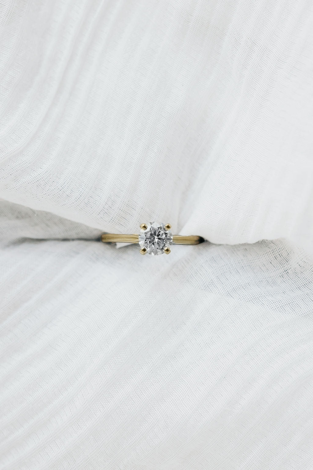 1ct Lab Grown Diamond Engagement Ring | 9ct Yellow Gold | Round Brilliant | IGI Certified
