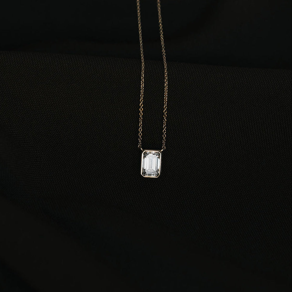 IGI Certified 1ct Emerald Cut Lab Grown Diamond Necklace – 9ct Yellow Gold