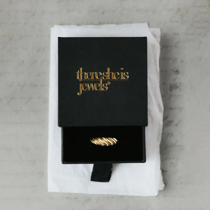 Solid 9ct yellow gold twisted rope ring in branded gift box