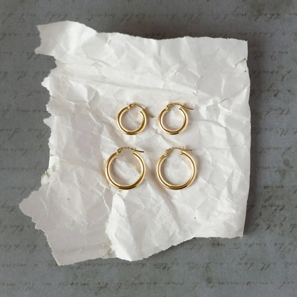 9ct yellow gold 20mm tube hoop earrings detail
