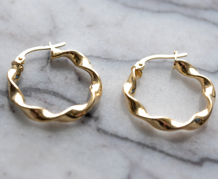 9ct Gold Twisted Hoop Earrings – Lightweight Minimalist Jewelry