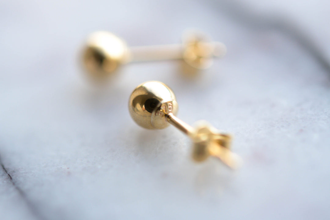 9ct ball stud earrings 4mm