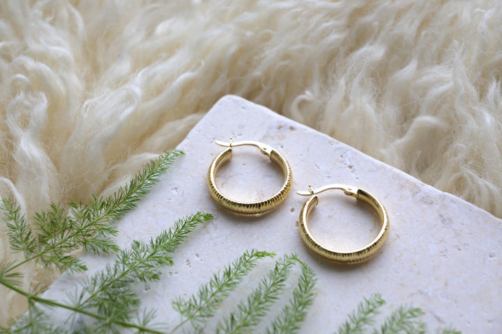 9ct Solid Gold Ribbed Hoop Earrings | Minimalist Style