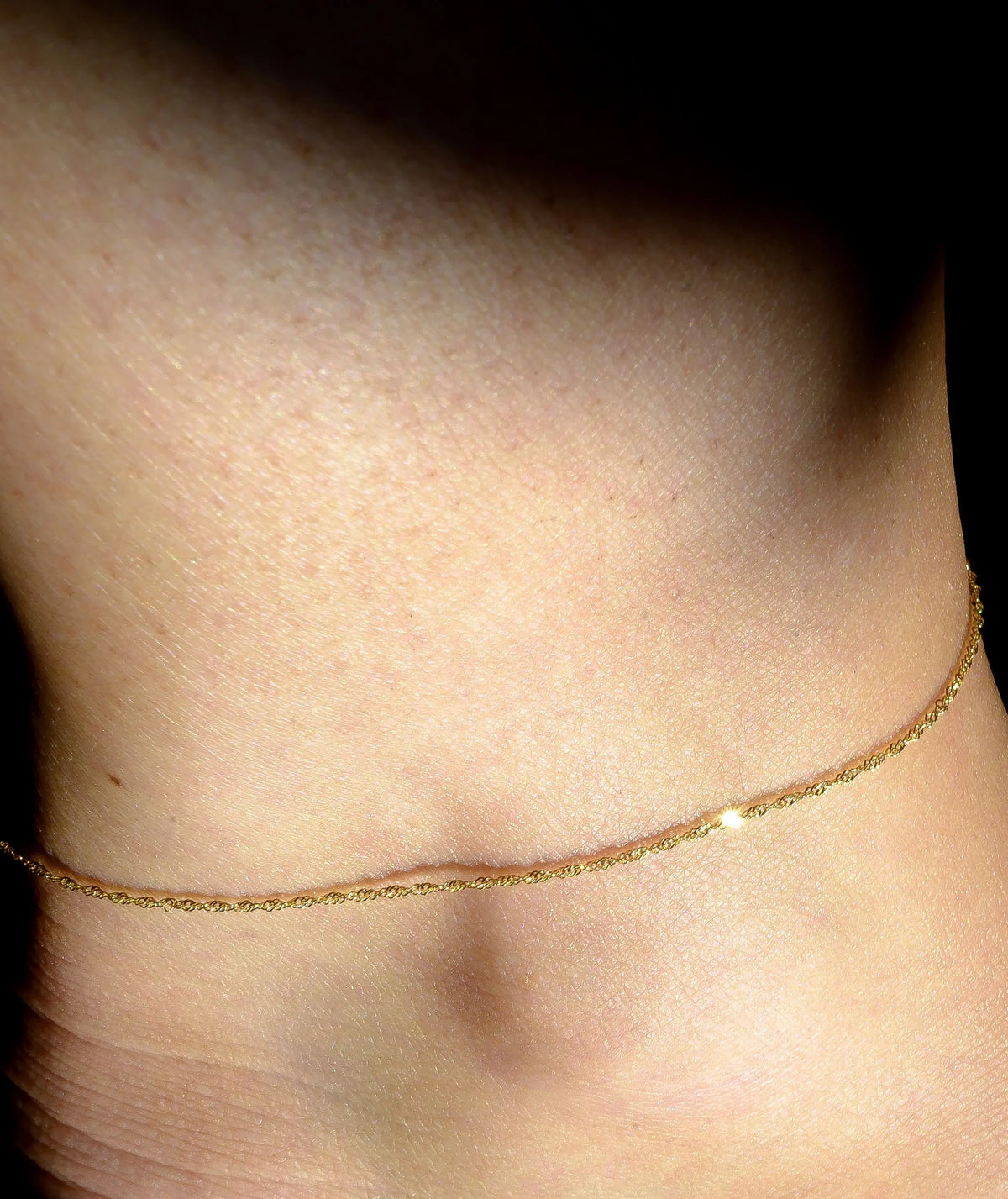 9ct Yellow Gold Twist Curb Chain Anklet | Delicate Gold Ankle Bracelet THERESHEIS.jewels*