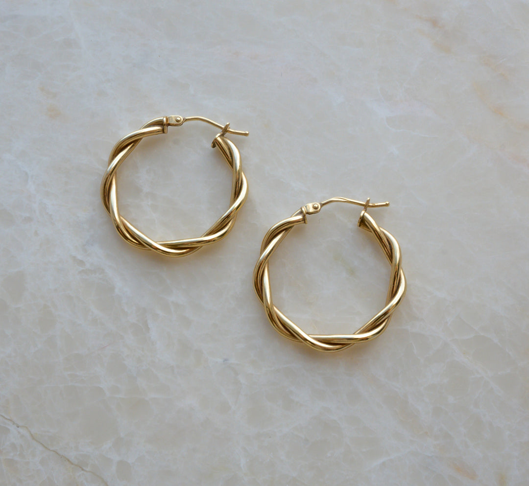 9ct Gold Twisted Hoop Earrings 25mm – Lightweight Elegant Everyday Jewelry Gift for Her
