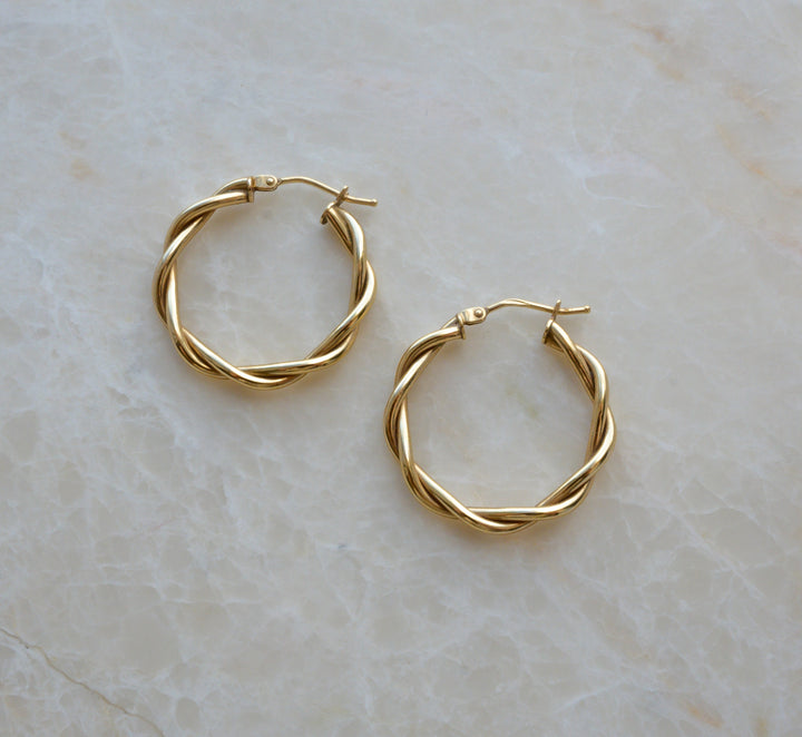 9ct Gold Twisted Hoop Earrings 25mm – Lightweight Elegant Everyday Jewelry Gift for Her